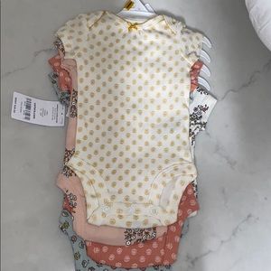 Newborn 5 short sleeve floral onesies
